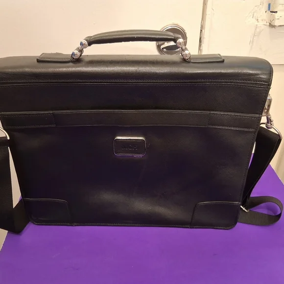 Tumi 93231D leather luxury Blsck Mens briefcase